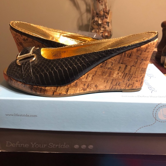 🔥Amanda by Myers Peep Toe Wedge - Picture 1 of 4